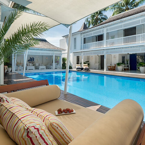 Villa Lulito - Daybed by the pool
